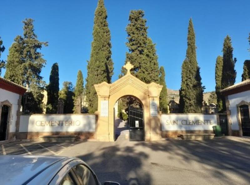 July 18 Guided tour in Lorca, Eclecticism in the cemetery of San Clemente