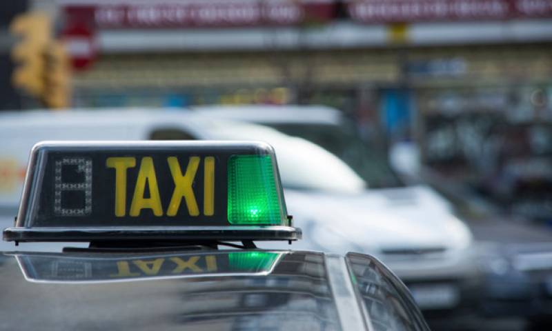 Taxi driver stabbed 16 times still drove himself to the police station